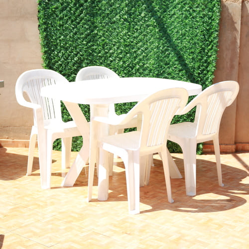 Table Pieds Croisés 1.20×0.80 cm + 4 Chaises de jardin
