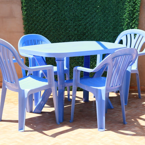 Table Pieds Croisés 1.20×0.80 + 4 Chaises de jardin